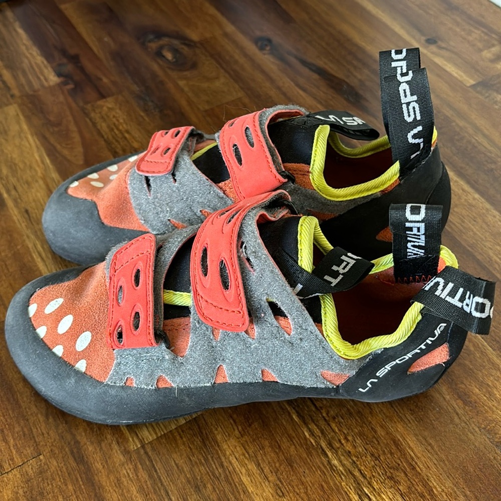 La Sportiva Womens Tarantula All-Around Rock Climbing Shoe